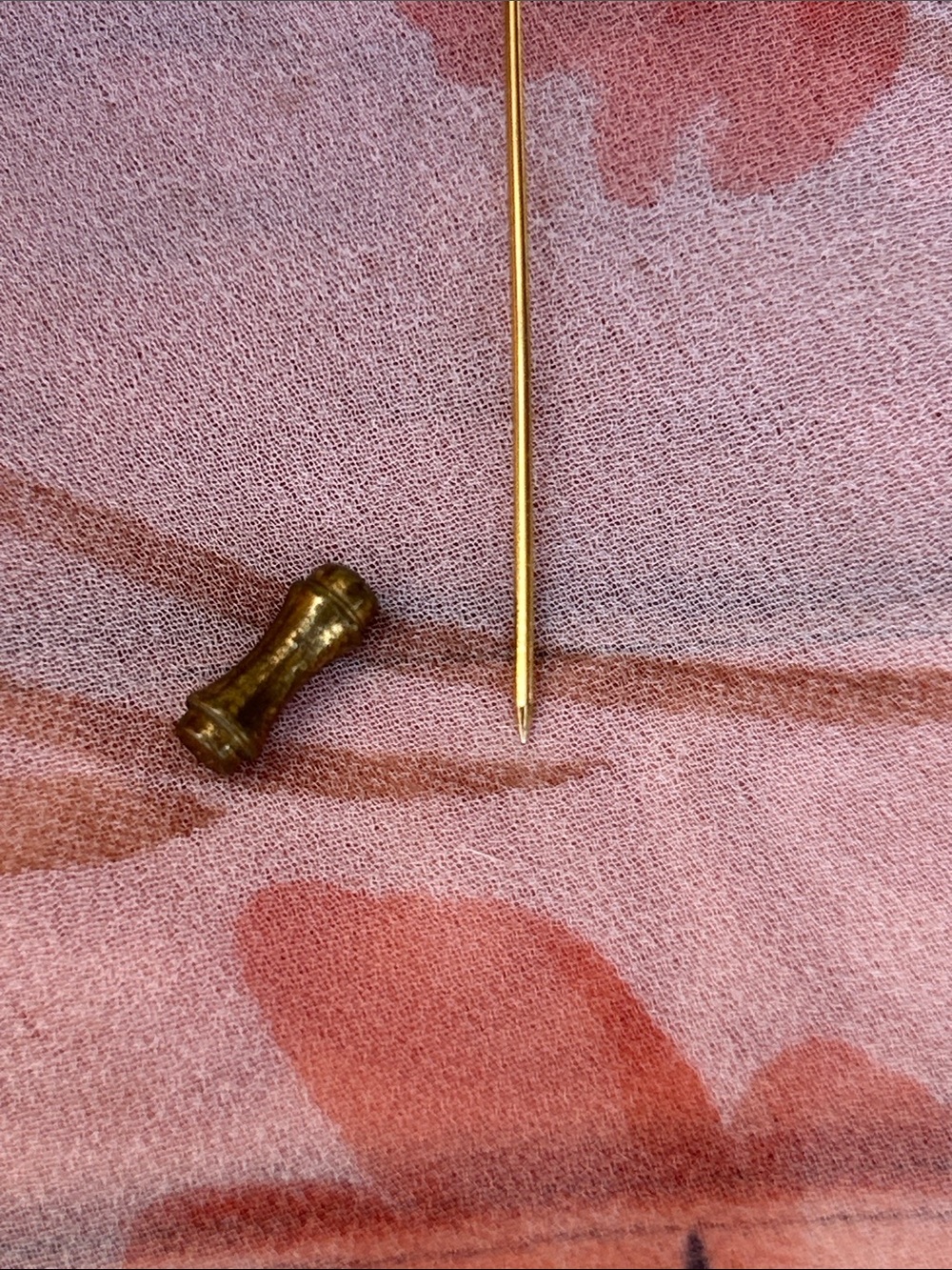 Vintage Gold Cameo Stick Pin with Pink and White Cameo - Picture 6 of 7